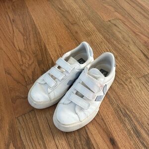 Vejas White Velcro Sneakers